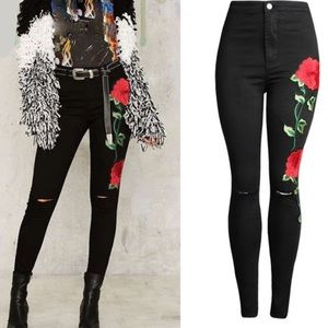 🌹Black high Waist Ripped Pants w/ Roses🌹